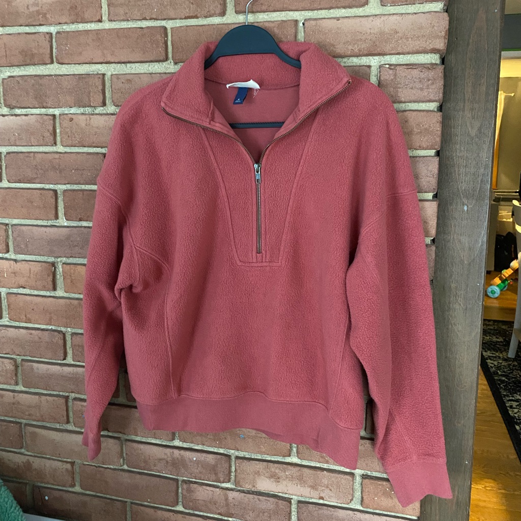 Universal Thread Cropped Pullover Size M